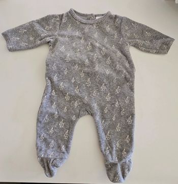 Pyjama taille 1 mois neuf