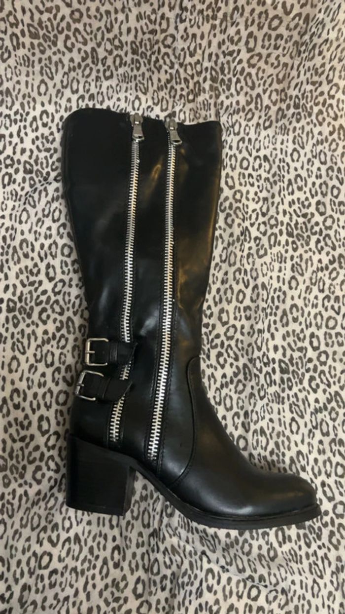 Bottes noir - photo numéro 4