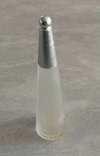 🤩 flacon vide idéal collectionneur🤩 Eau de toilette 100 ml Issey Miyake