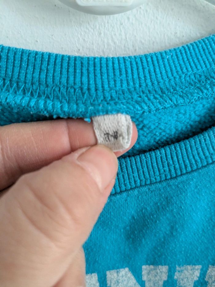 Sweat bleu et blanc 8 ans - photo numéro 3