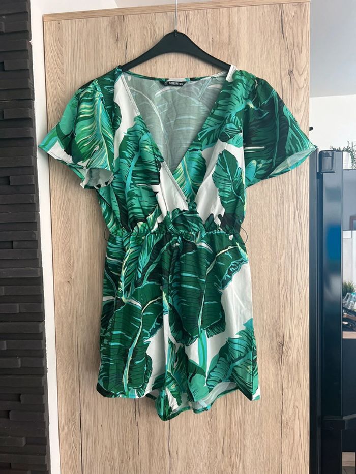 Combishort vert et blanche à fleurs - photo numéro 3