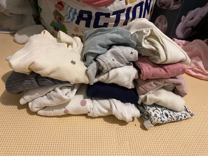 Lot 16 bodies fille 3 mois – manches courtes – Kiabi, Orchestra, Gemmo