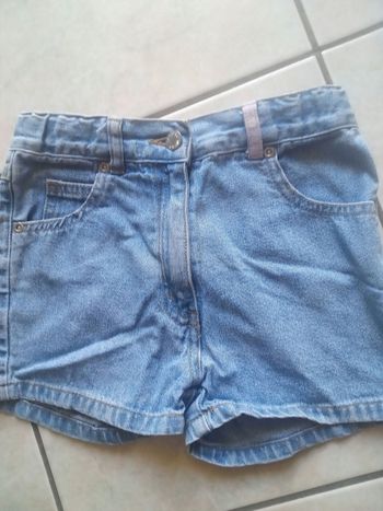 Short fille