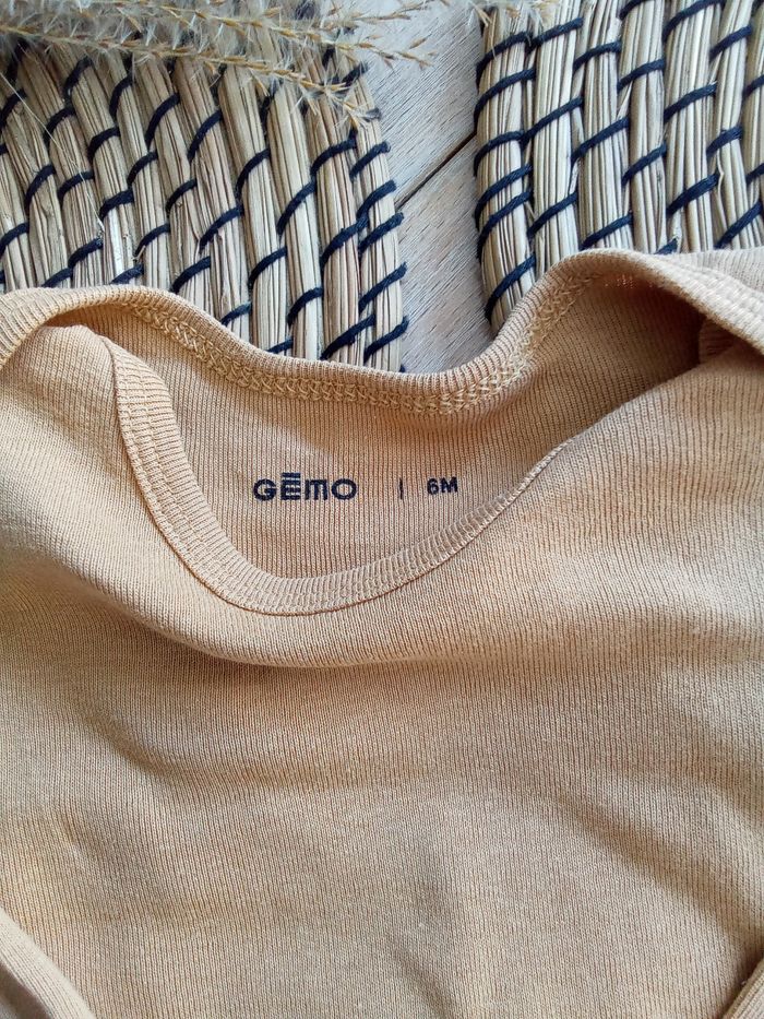 Lot 3 bodies manches longues thème savane Gemo taille 3 mois - photo numéro 4