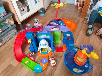 Tut tut bolide espace 