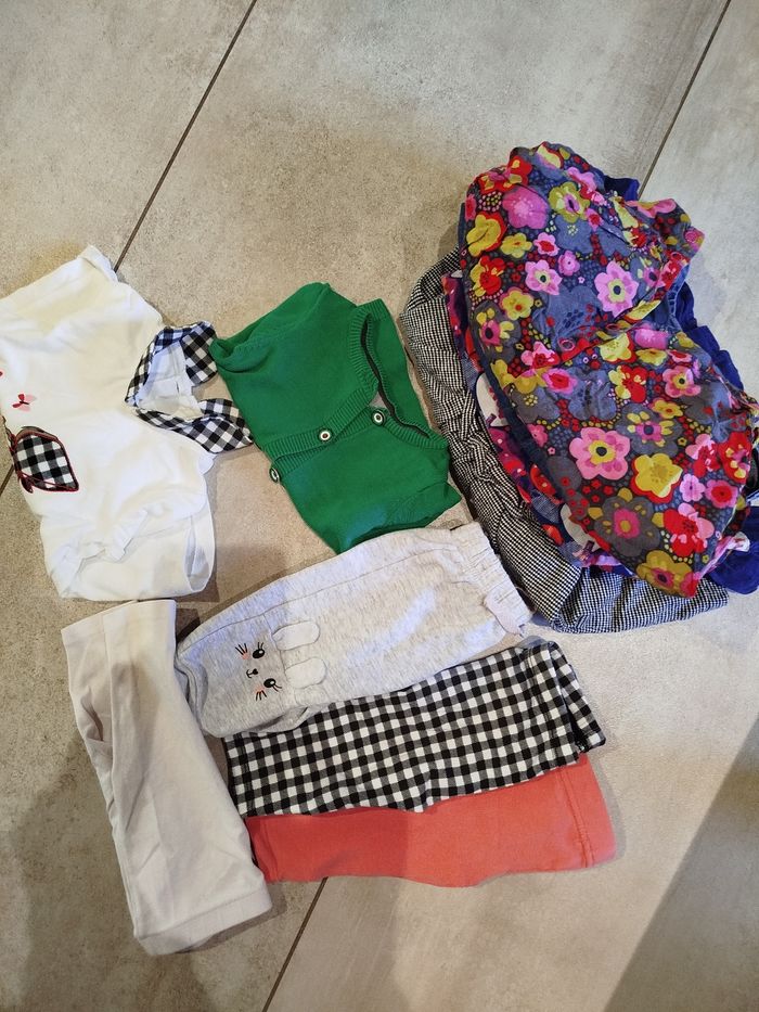 Lot vêtements fille taille 3 mois