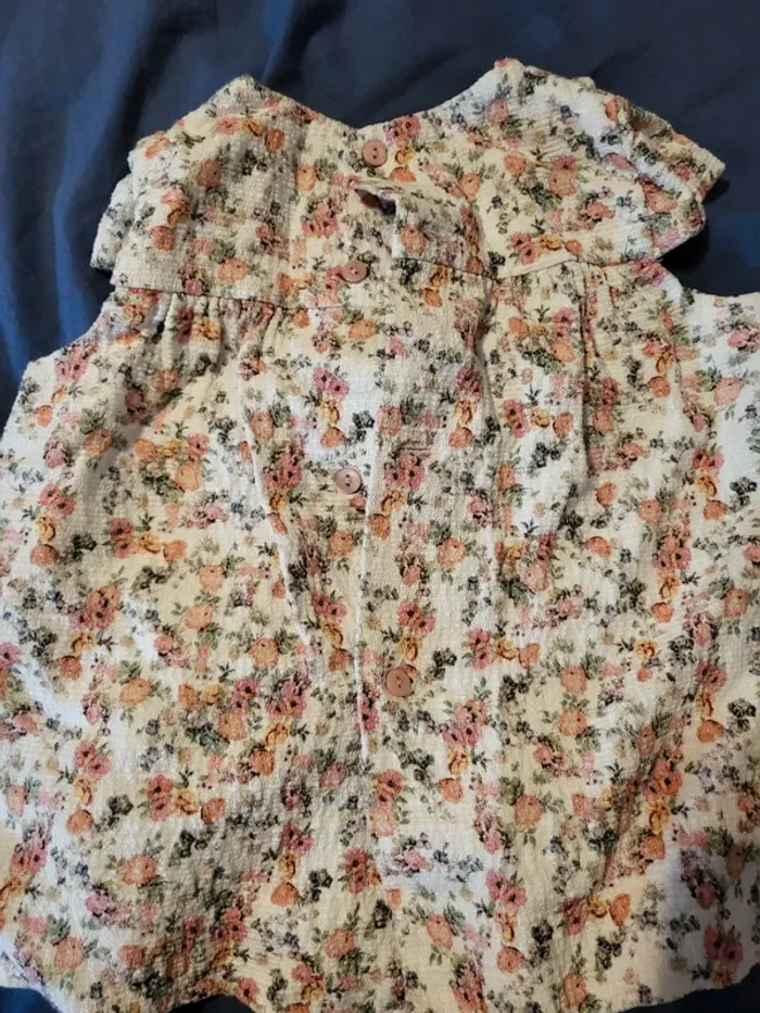 Petite robe zara a fleur et son boomer - photo numéro 3