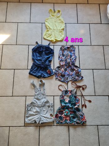 5 combinaisons shorts taille 4 ans