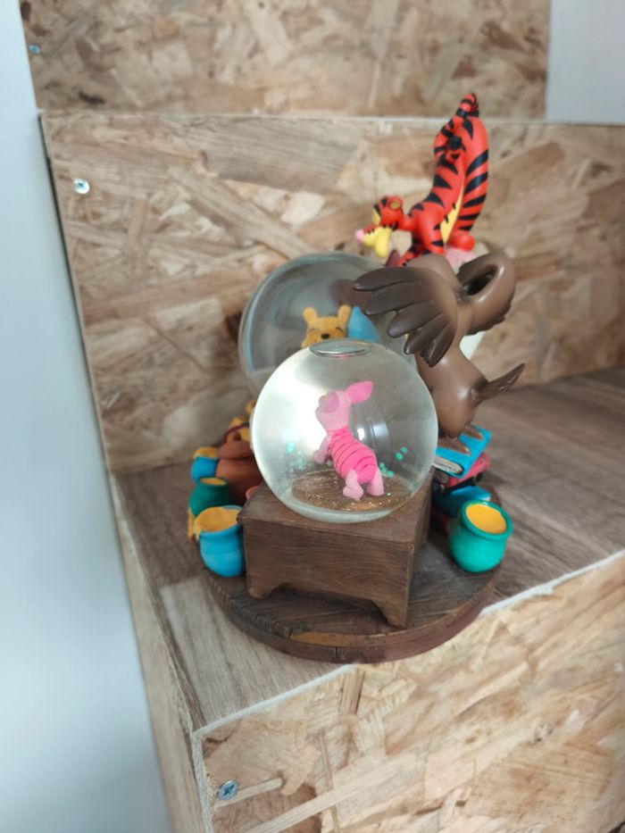 Snowglobe Winnie l'ourson Disney store - photo numéro 2