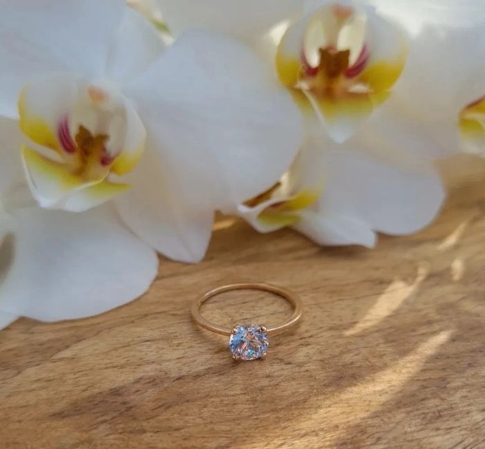 Bague fine solitaire plaqué or et oxyde de zirconium Taille 54 neuve - photo numéro 2