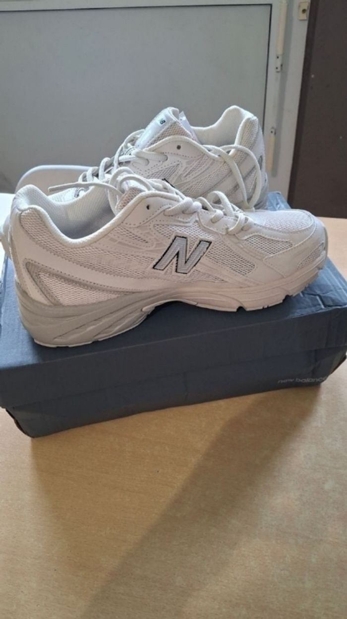 Baskets New Balance 740 taille 40 - photo numéro 2