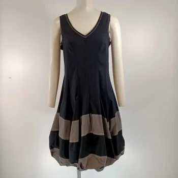 Petite robe noire tendance pour l'été - Bai Amour 36/38 estimé A109