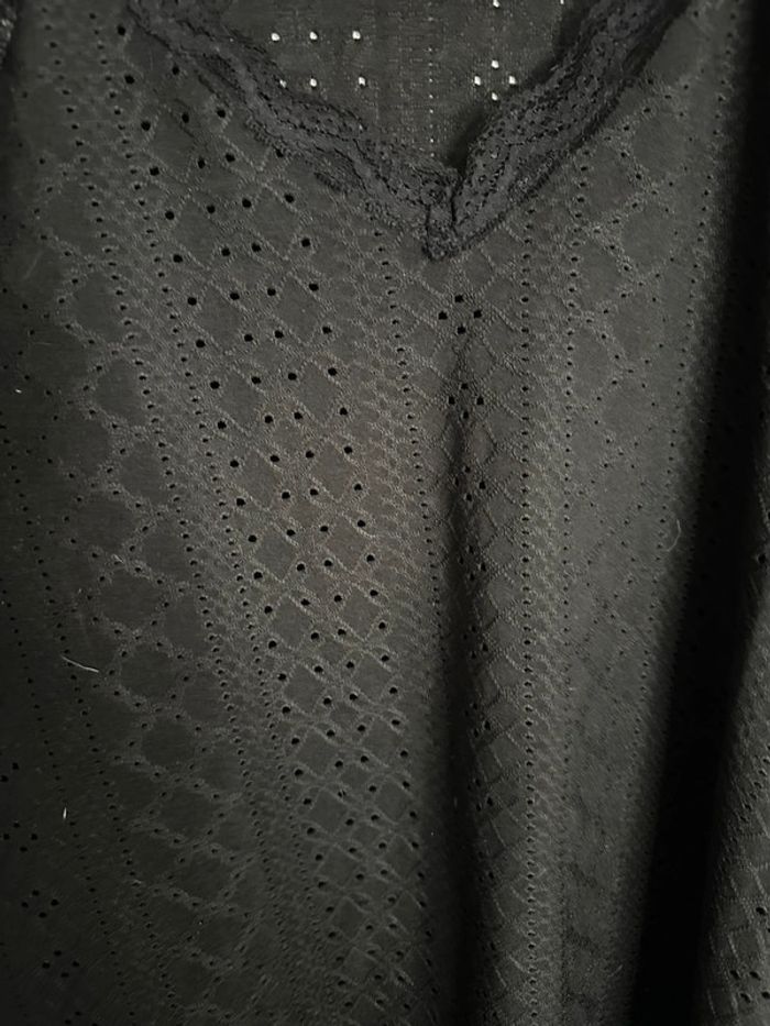 T shirt noir col V taille 40 - photo numéro 4