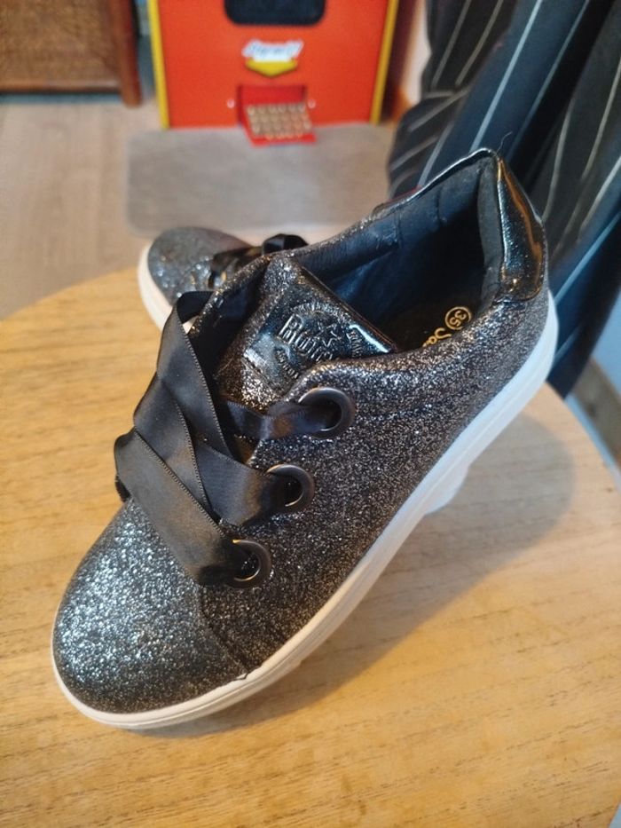 Basket fille T35
