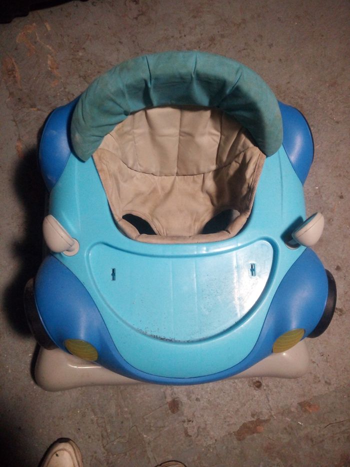 Voiturette premiers pas de bébé - photo numéro 2