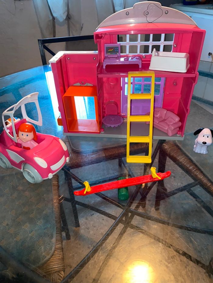 Petite maison musicale en plastique et accessoires. - photo numéro 4