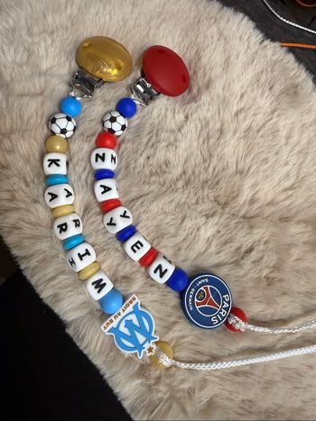 Attache tétine équipe de foot