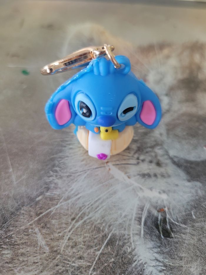 Porte clé stitch Disney neuf - photo numéro 2