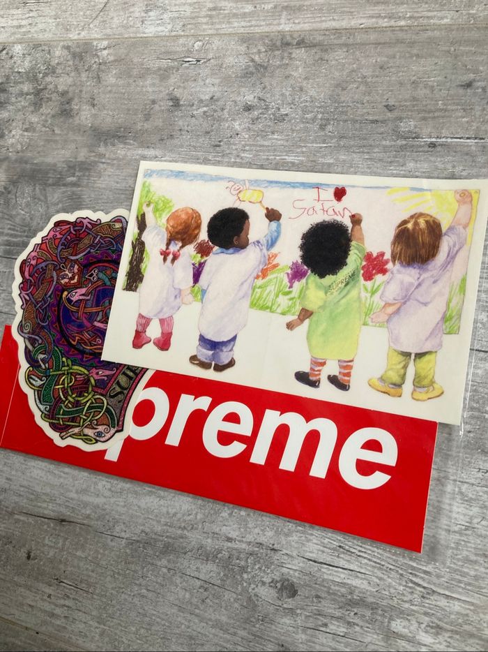 Stickers Supreme - photo numéro 2