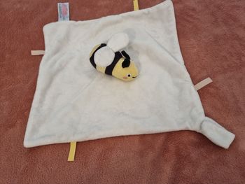 Doudou bee