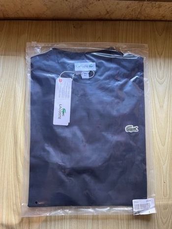 T-shirt Lacoste bleu marine neuf – Taille L – Jamais porté