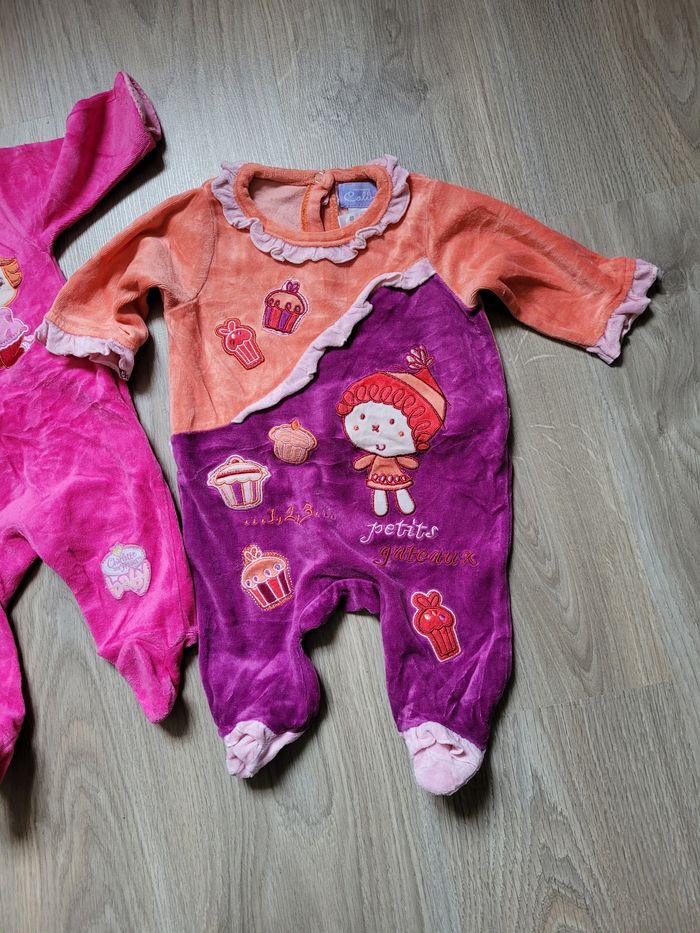 Lot 2 pyjamas velours 3 mois 60 cm - photo numéro 2