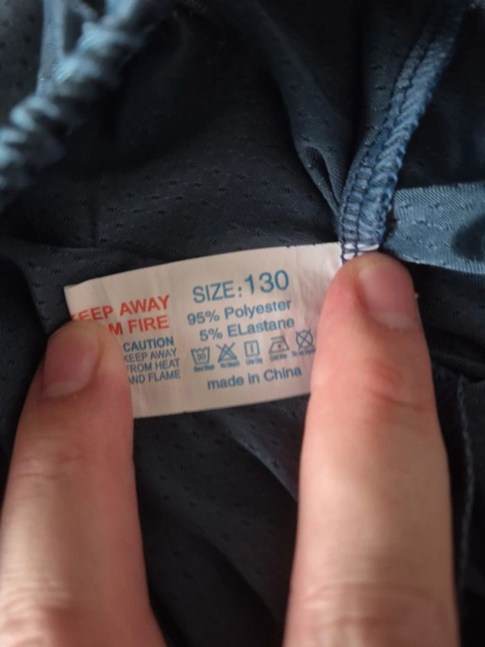 Ensemble pyjama 130 cm jamais porté - photo numéro 4