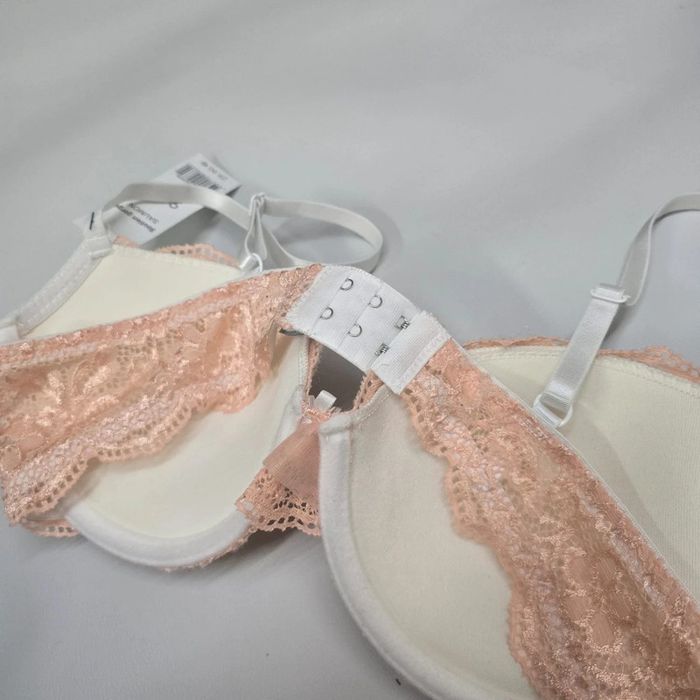 Soutien gorge dentelle neuf - photo numéro 3