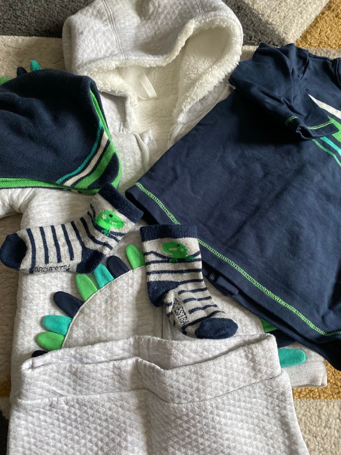 Lot 5 pièces orchestra dinosaure 6 mois - photo numéro 3