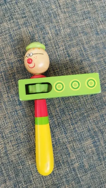 Crécelle en bois
