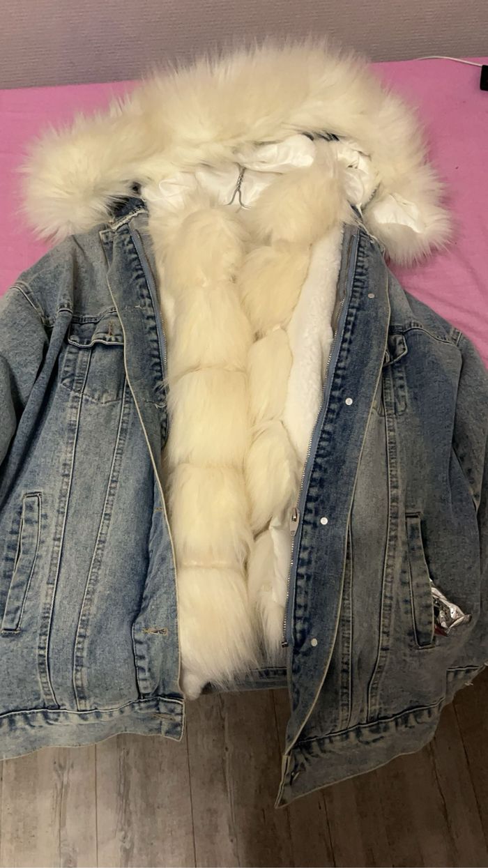 Veste en cuir et jean - photo numéro 2