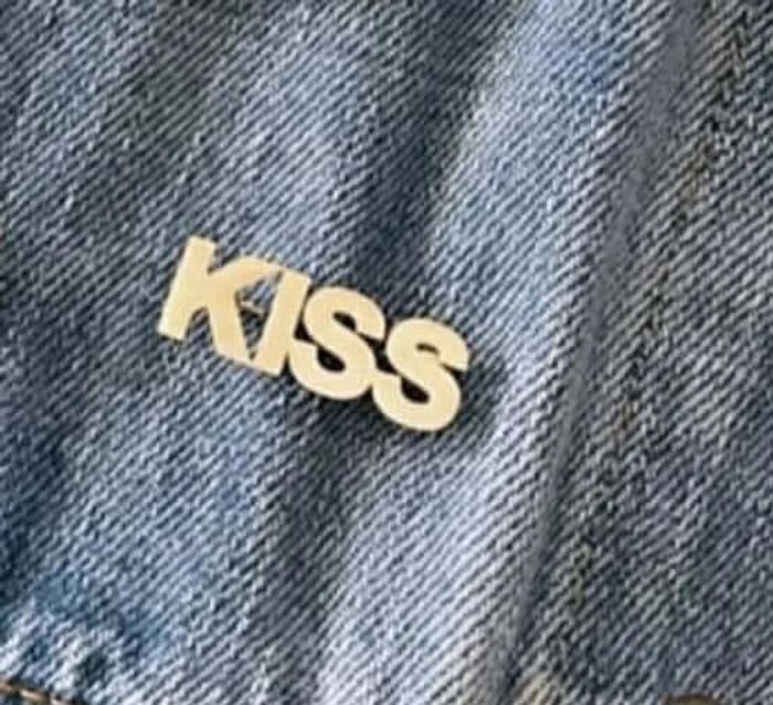 Broche mile Mila kiss acier inoxydable or V - photo numéro 3