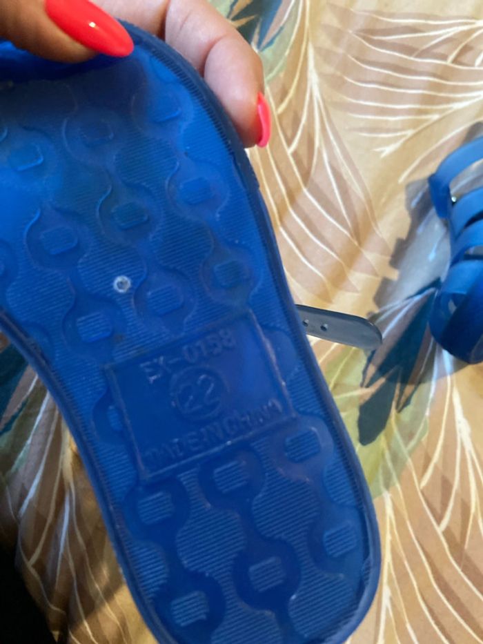 Sandales piscine / plage pointure 22 - photo numéro 4