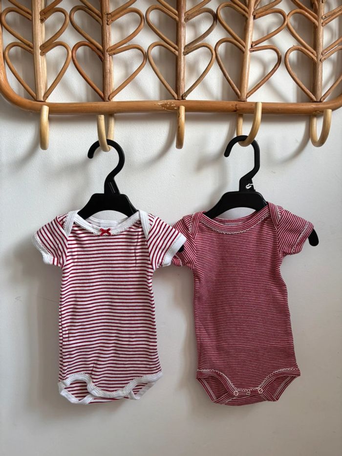 Lot 2 bodies rayés Petit Bateau 3 mois