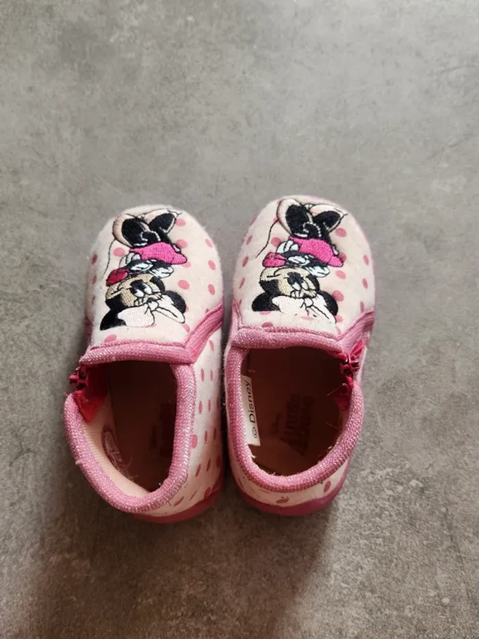 Chaussons taille 21 Disney - photo numéro 2