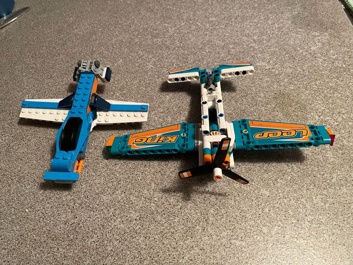 Lot de 2 avions lego