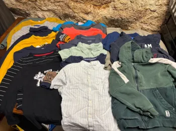 Lot Pull /Tee shirt Taille 5 ans
