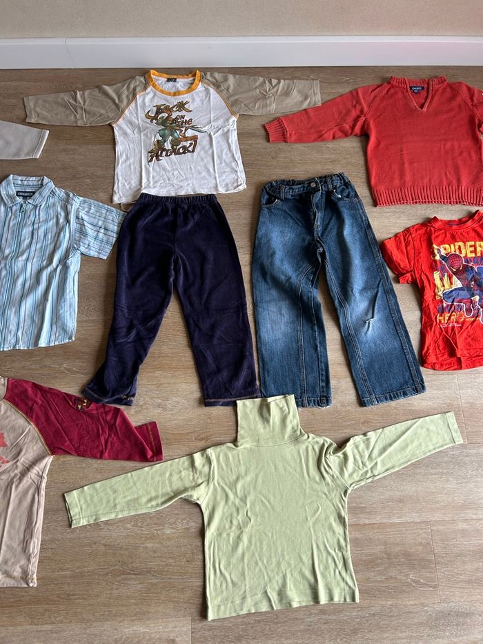 Lot vêtements garçon 6 ans – T-shirts, pulls, jeans, pantalons mixte - photo numéro 3