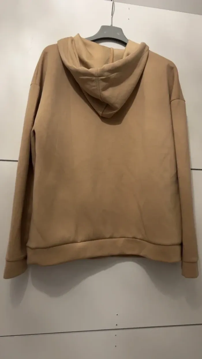 Sweat à capuche stradivarius taille M très bon état - photo numéro 2