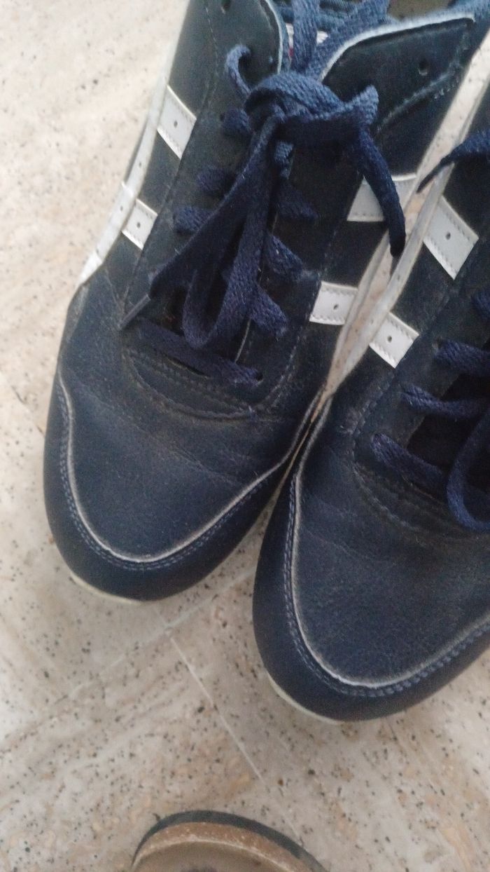 Basket homme asics 43.5 bleu marine très o état - photo numéro 3