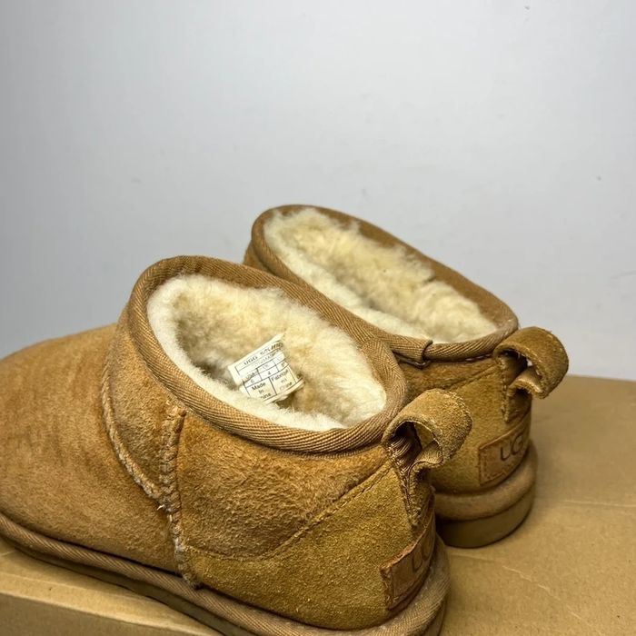 UGG Mini Taille 40 - photo numéro 5