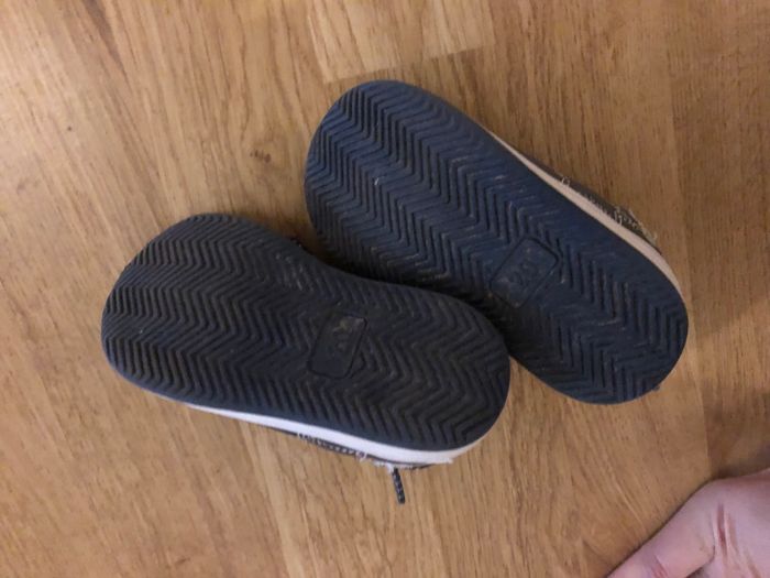 Chaussures pointure 22 - photo numéro 4