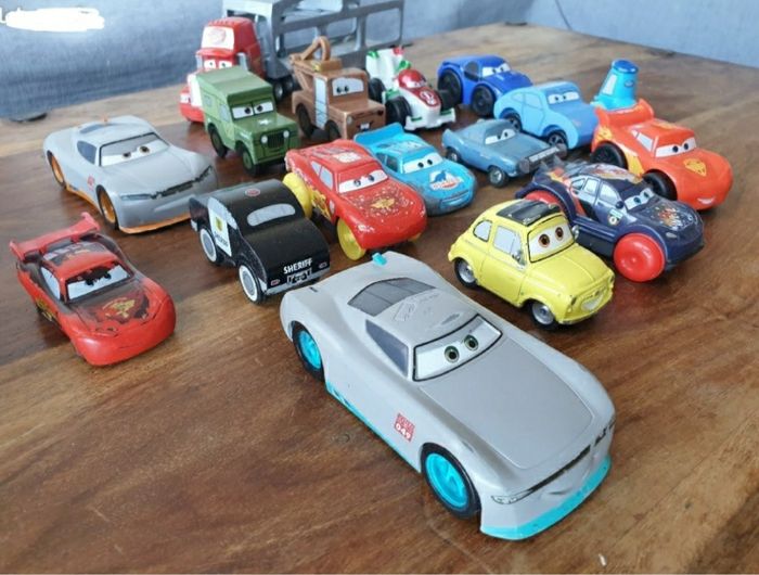 Lot voitures cars - photo numéro 2