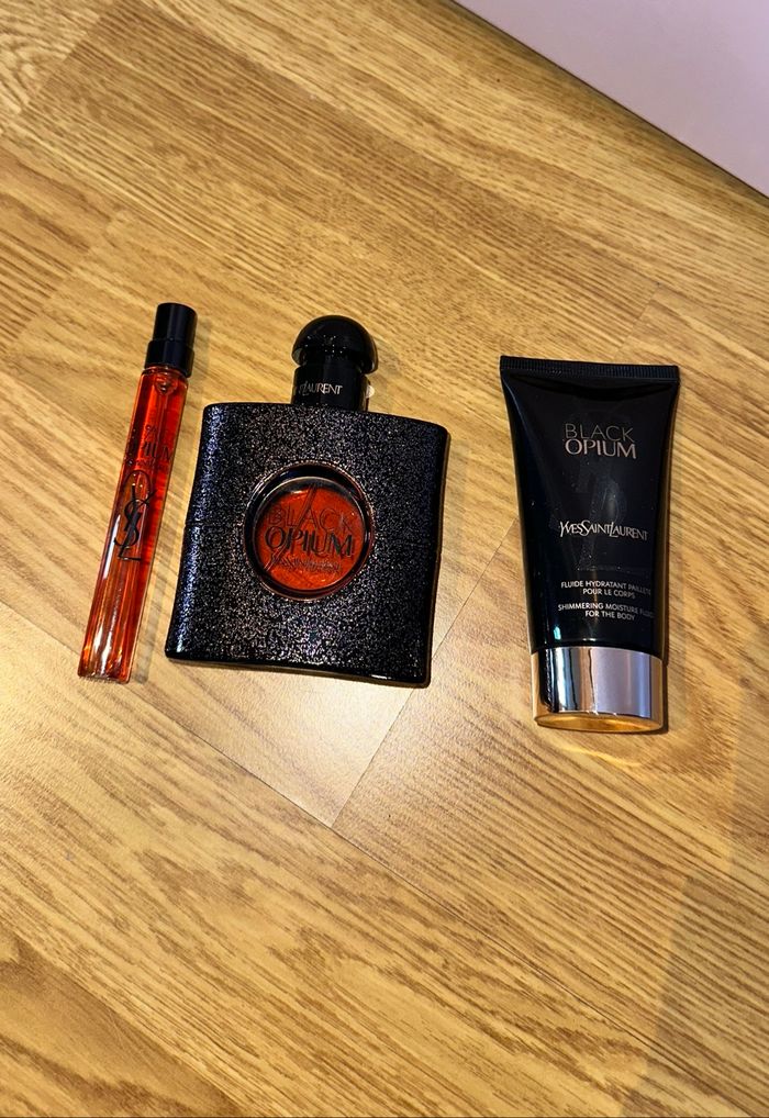 Lot 3 produits Yves Saint Laurent Black Opium - Parfum + crème pour les mains - photo numéro 2