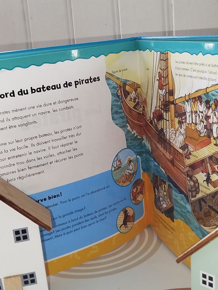 📚 Une mine de savoir Les pirates 📚Très bon état 

Une histoire passionnante sur les pirates 🏴‍☠️.

22 pages illustrées. - photo numéro 3