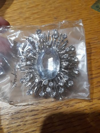 Broche