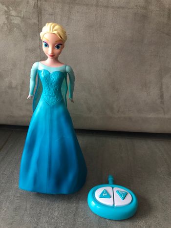 Reine des neiges radio commandée 
