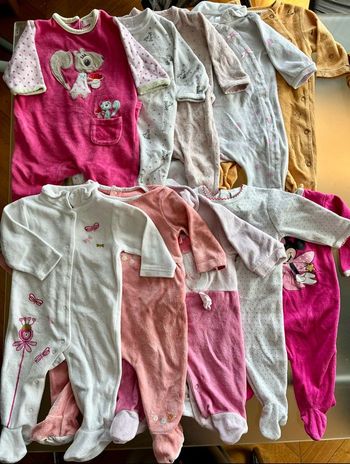 Lot 10 pyjamas