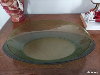 Plat tupperware ovale avec couverts