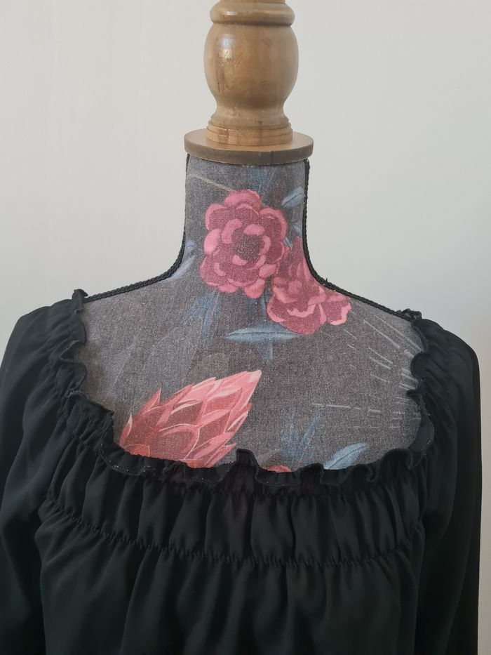 Belle blouse noire - photo numéro 5